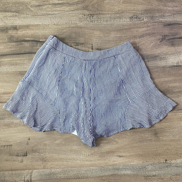 Striped Booty Shorts High Waisted Fashion Statement Casual Mini Dressy Chic - Picture 6 of 8
